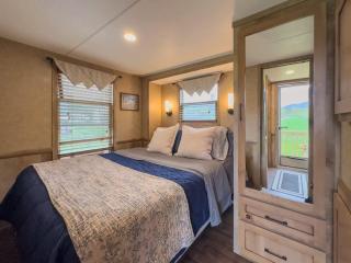 Quail Run Farm- Rustic Tiny Home 3 - 8