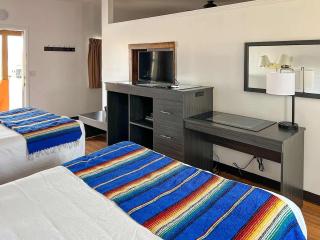 Bryce Canyon Mini-Suite w/ Kitchenette - 7