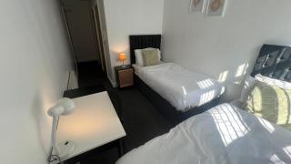 Sangha House - Ensuite Rooms with Shared Kitchen Facilities - 4