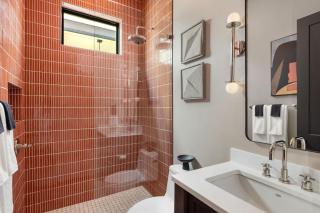 Luxury New Home Heated Pool and Spa - 4