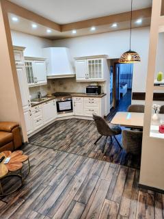 Robert's Apartment - 7