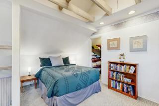 Marcia's Mercer Lake Chateau - Florence - 1