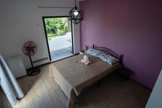 Beach Access Apartment with Sea View and Garden - 6