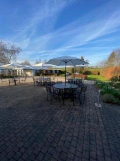 Shearsby Bath Hotel - 1