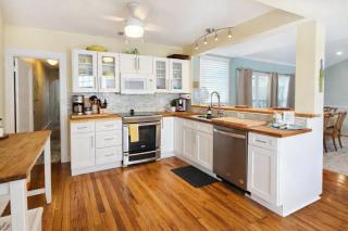 Steps2Beach-Walk everywhere-Bikes & gear Included - St Pete Beach - 6