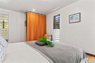 Modern Villa with Pool & Garden - 3