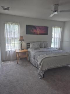 Palm Harbor Retreat•Near Beaches •Boating •Parking - 3