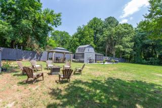 Private Luxury Retreat | 2 Suites, Sleeps 20 - 8