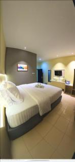 Hotel Mario Parepare - 1