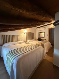 La Casa De La Tía Loles 1 - 3