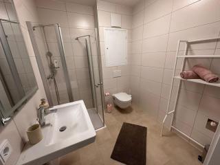 Donau Vibes Luxury Family Stay with Danube View - 6