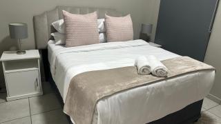 Thee Serenity Apartments at The Bolton, Rosebank - 3