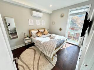 Juliet Balcony - Cute And Cozy Center City 1BR Apt - 0