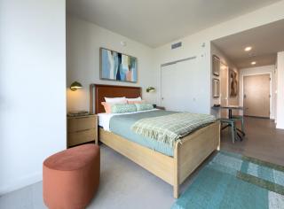 C1615 Serene Downtown Escape with Balcony and Pool in Miami Downtown - 9