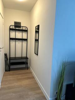 Modern Apt for 4 Quiet & Near City Center - 2