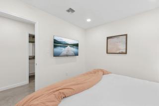 Esplanade Inn-Cajun Country Luxury-Fast Wi-Fi - 1