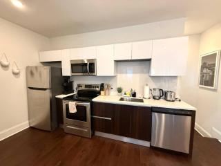 Roof Deck - Trendy And Luxury Center City 1BR Apt - 6
