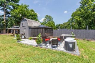 Luxury Spa Retreat Severn Hot Tub & Fire Pit! - 9