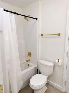 Poydras Inn-Cajun Luxury-Fast WiFi-Brand New - 8