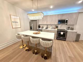 Luxury Chic Center City 2BR and 2Bath Apartment - 0