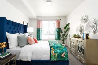 Upscale Condo at the Center of It All - 6