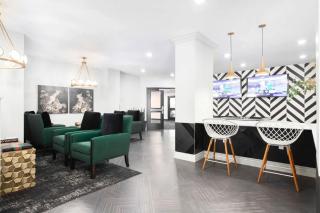 Upscale Condo at the Center of It All - 2