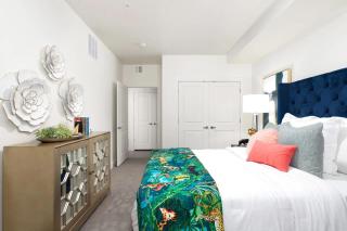 Upscale Condo at the Center of It All - 3