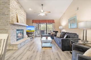 Lakefront Condo Near the State Park - 7
