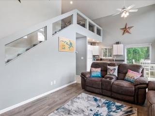 Lakefront Home With Private Dock - 3