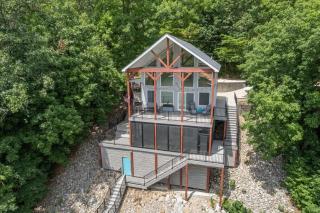 Lakefront Home With Private Dock - 0