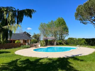 3 self-contained gites with pool and games room - 8