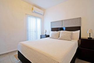 Family-Friendly La Paz Apartment 2BR Haven with AC & WiFi - Perfect Getaway - 2