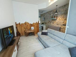 à 5mn de la réserve Africaine, charmante maison de village avec patio - 2