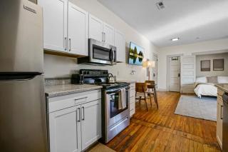 Cozy Victorian Studio Steps from Cleveland Clinic - 8