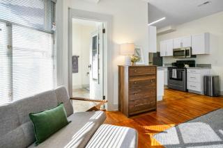 Cozy Victorian Studio Steps from Cleveland Clinic - 5