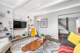 2 Bedroom in Kamm's Corner! - 1