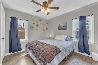 Brooklyn Townhome Updated Kitchen Sleeps 4 - 6