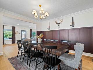 Spacious 4BR in Kamms Corners Cleveland - Game Room - Sleeps 9 - 9