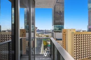 Contemporary Haven with Glass Views 2BR and BA in Miami - 3
