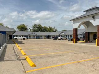 Deluxe Inn & Suites Corpus Christi I 37 - 9