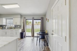 Clearwater Bungalow - 5