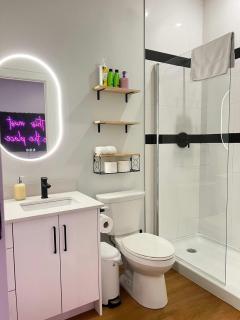 The Glow and Gather Suite, Downtown, AC, Unit 402 - 7