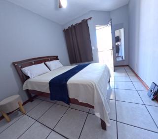 Casa de temporada com tv, internet e garagem - 8