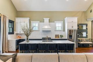 LGD Designer Dream Condo with Heated Pool - 0