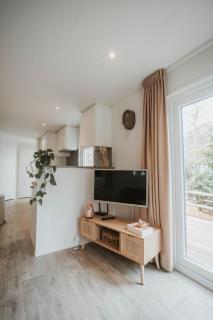 Lodge LØUA - Luxe Boshuisje met verwarmd Buitenbad - 1