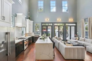 Designer Home on Magazine Pool and Spa - 9