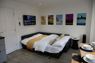 EBG2 - Private Apt, Sleeps6, Central London and Tube - 8