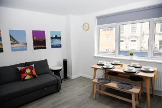 EBG2 - Private Apt, Sleeps6, Central London and Tube - 5