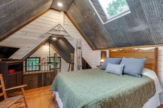 Treetop Hideaways: Redbud Treehouse in Chattanooga - 9