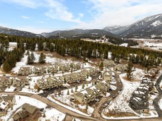 Big Sky Escape - Private Patio & Grill - 9